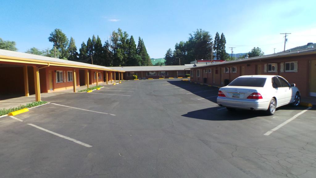 Relax Inn Yreka Extérieur photo
