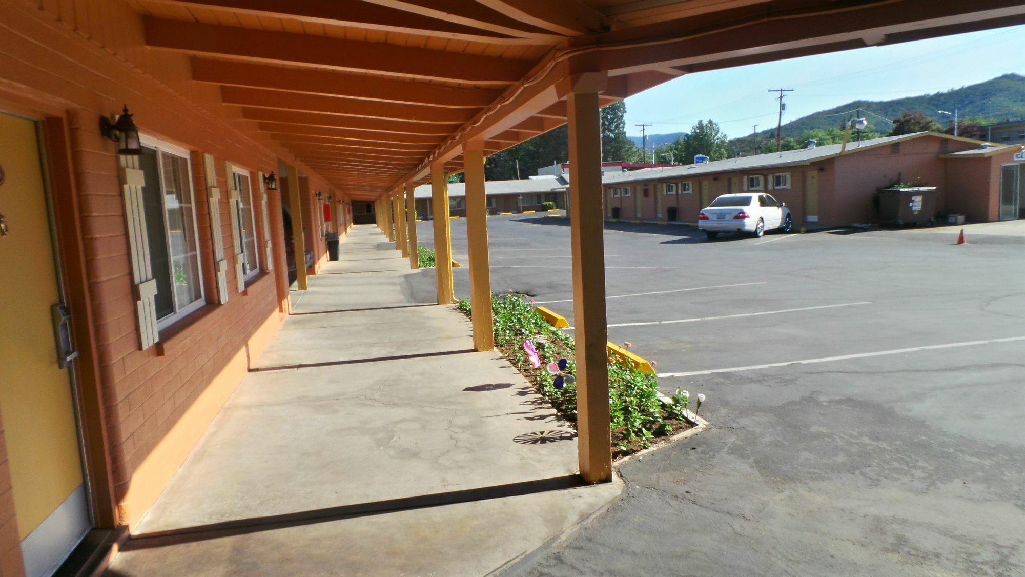 Relax Inn Yreka Extérieur photo